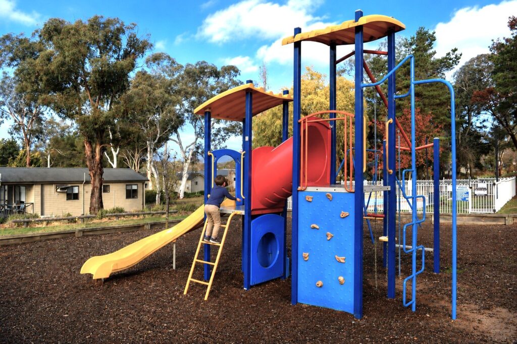 03-eaglehawk-park-playground